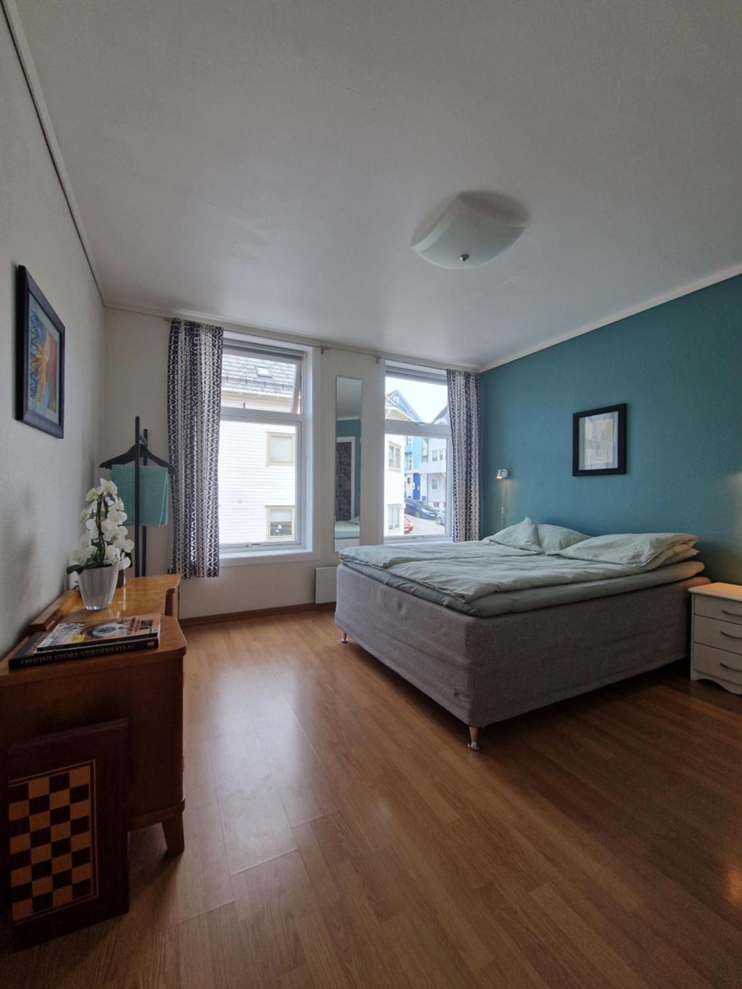 Cozy Retreat In The Heart Of Alesund Appartement Buitenkant foto